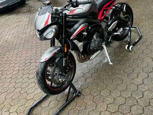TRIUMPH STREET TRIPLE 765R *LOW*