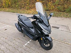 VERKAUFE HONDA FORZA 350 BLACK