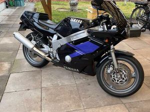 YAMAHA FZR 600 3HE