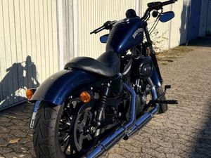 HARLEY-DAVIDSON SPORTSTER IRON 883