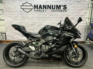 2024 KAWASAKI NINJA® ZX™-4RR ABS METALLIC SPARK BLACK