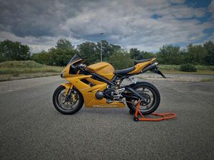 TRIUMPH DAYTONA 675
