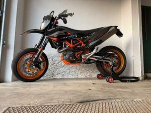 KTM SMC R 690