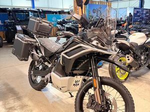 CFMOTO 800 MT X INKL. KOFFERSATZ+STURZBÜGEL+MOTORSCHUTZ