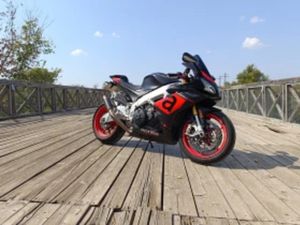 APRILIA RSV4 RR