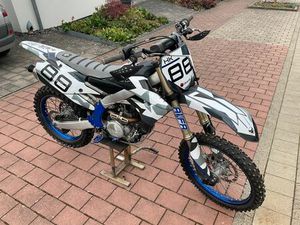 YAMAHA YZF 250