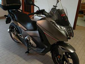 HONDA NC 750 HONDA RC89 1 1 NC 750 D GRIGIO