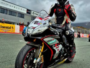 RSV4 FACTORY CON MOTORE 1100 NUOVO