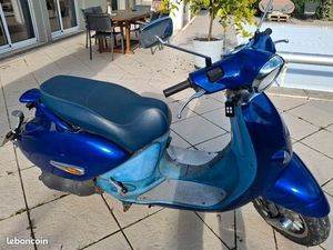 MAGNIFIQUE SCOOTER APRILIA HABANA