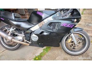 YAMAHA FZR 1000