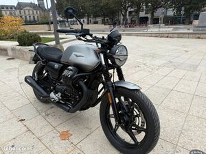 MOTO GUZZI V7 850 STONE
