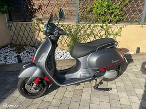 VESPA 300 GTS SUPER SPORT
