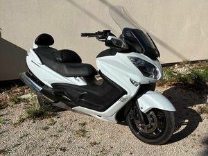 SUZUKI BURGMAN 650 EXÉCUTIVE