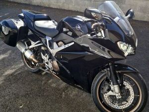 HONDA 800 VFR F + VALISES