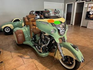 2017 INDIAN MOTORCYCLE® ROADMASTER® BASE