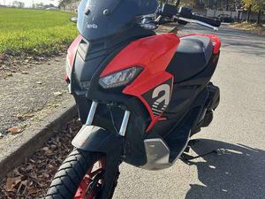 APRILIA SR GT 125 SPORT ROSSO