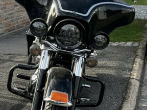 HARLEY DAVIDSON FLHTC ELECTRA GLIDE CLASSIC