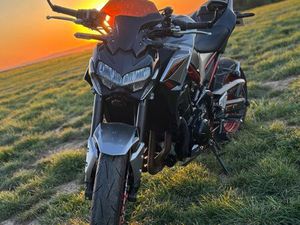 KAWASAKI Z900
