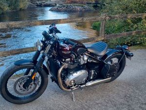TRIUMPH BOBBER 1200