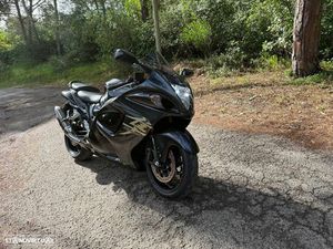 SUZUKI HAYABUSA GSXR 1300