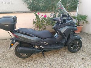 SCOOTER TRICITY YAMAHA 300 CC