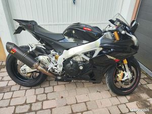 APRILIA RSV4