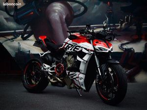 DUCATI STREETFIGHTER V4