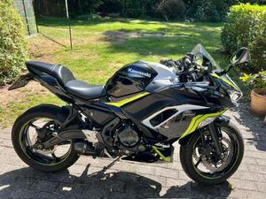 ② KAWASAKI NINJA 650