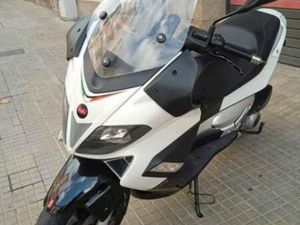 APRILIA - SR MAX 300