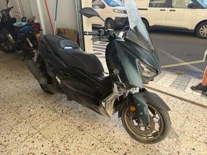 YAMAHA - XMAX