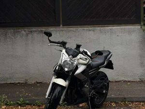 YAMAHA XJ6N 600