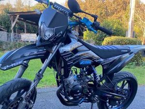 VEND LOT MOTO ET SCOOTER A RETAPER