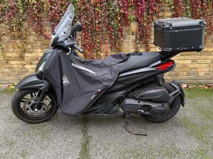 PIAGGIO BEVERLY 400 HPE DEEP BLACK SCOOTER PETROL CVT EURO 5 (35 PS) 399 CC