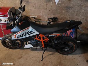 MOTO KTM690 DUKER