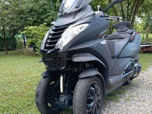 PEUGEOT MÉTROPOLIS 400 BLACK EDITION