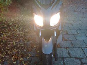 ② YAMAHA XMAX 125 CC MBK 2015