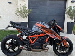 KTM SUPERDUKE R