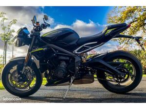 SUPERBE TRIUMPH 765 RS