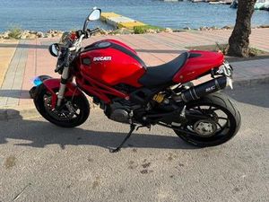 DUCATI - MONSTER 796