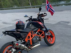KTM 690 DUKE R
