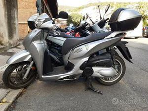 HONDA SH 300I ABS DEL 2018 SOLO 13900 KM