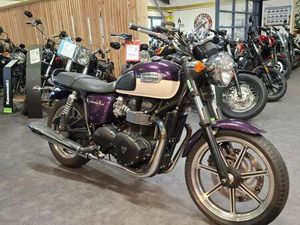 TRIUMPH BONNEVILLE SE