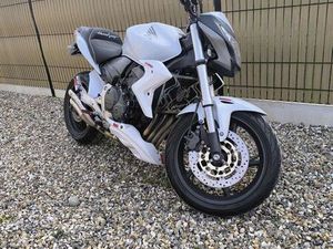 ◊ HONDA HORNET 600 – 2011 – 30 000 KM