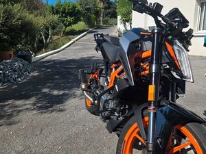 KTM DUKE 390 (A2) – 2022 – 16 000 KM – ENTRETIEN OK – EXTRAS