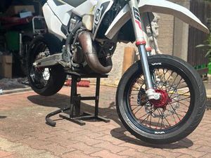 HUSQVARNA TE150I/SUPERMOTO