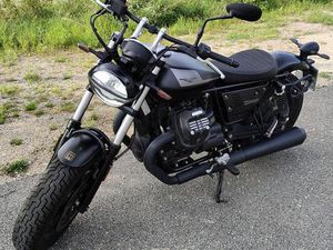 MOTO GUZZI V9 BOBBER INKL. AGOSTINI AUSPUFF