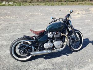 TRIUMPH BONNEVILLE BOBBER