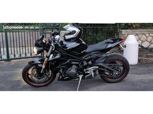 TRIUMPH STREET TRIPLE 660S A2