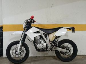 AJP PR3 125 SUPERMOTARD AGUALVA E MIRA-SINTRA