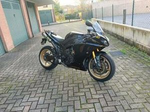 YAMAHA R1 BIG BANG